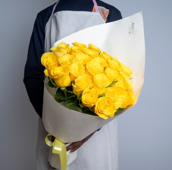 25 Yellow Roses