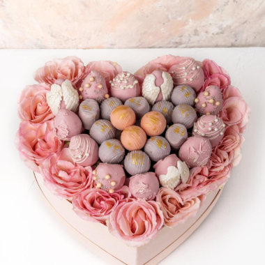 Roses, Truffles and Strawberries Hamper