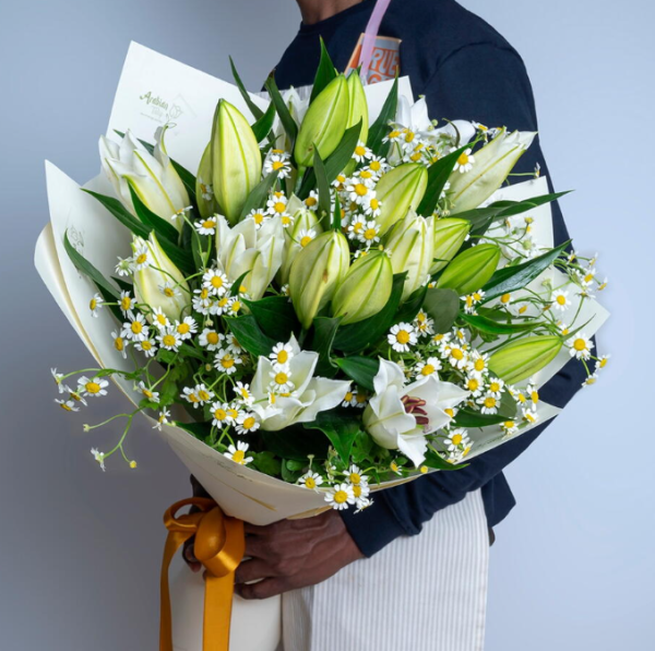 White Lilies And Daisies